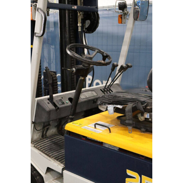 1994 كوماتسو FB25H-1E-44099267