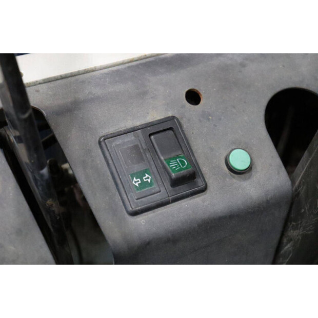 1994 كوماتسو FB25H-1E-44099271