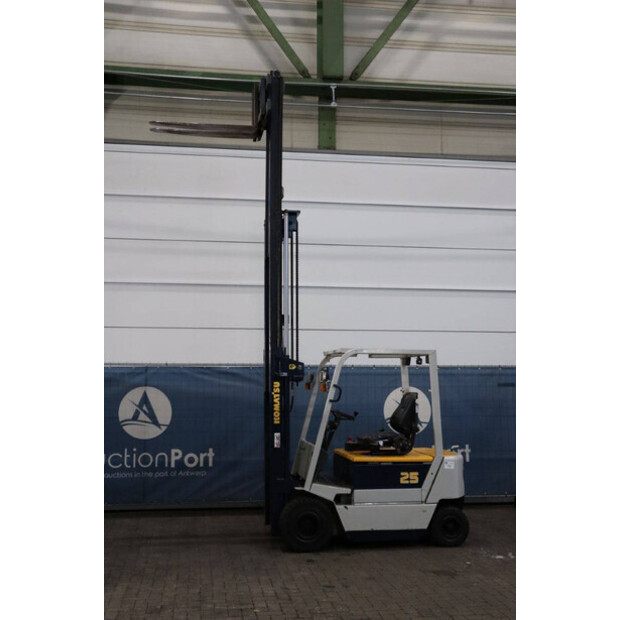 1994 كوماتسو FB25H-1E-44099276