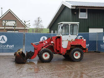 صورة ل شيولات 1976 أو أند كيه L6