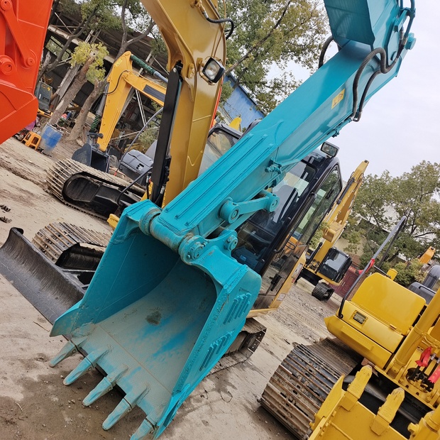 2023 كوبيلكو SK140-44115567