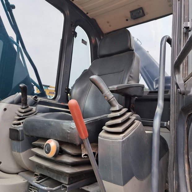 2023 كوبيلكو SK140-44115570