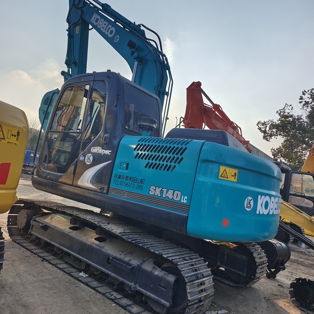 2023 كوبيلكو SK200-8-44115618