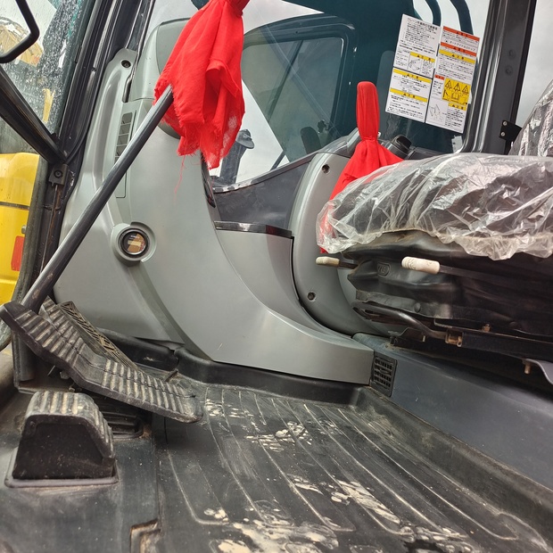 2023 كوبيلكو SK200-8-44115630