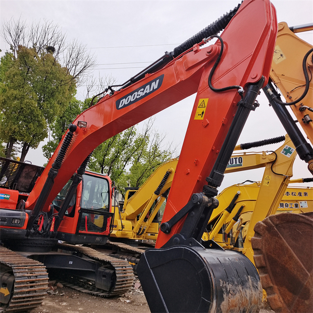 2023 Doosan DH225LC-44115680