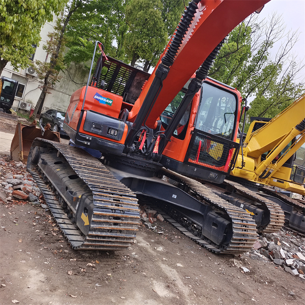 2023 Doosan DH225LC-44115681