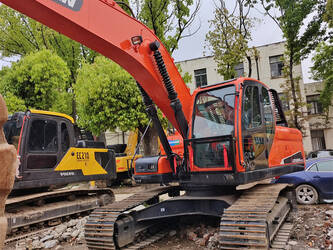 صورة ل 2023 دووسان DH225LC