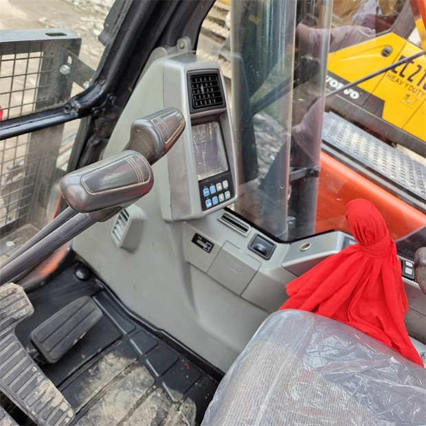 2023 Doosan DH225LC-44115686