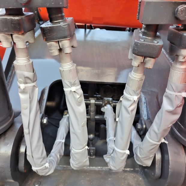 2023 دووسان DH300LC-44116836