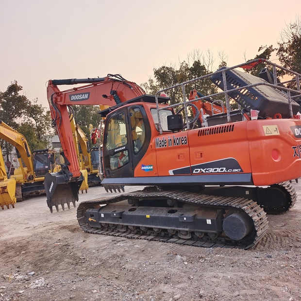 2023 دووسان DX225-44116842