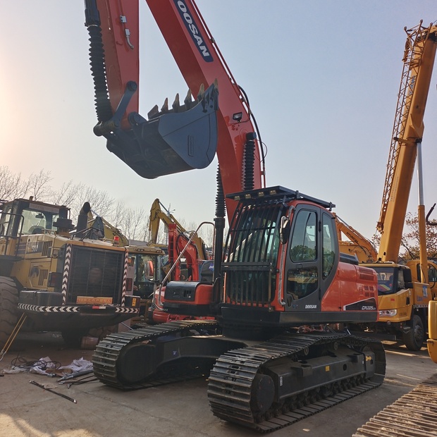 2023 Doosan DX225-44117074