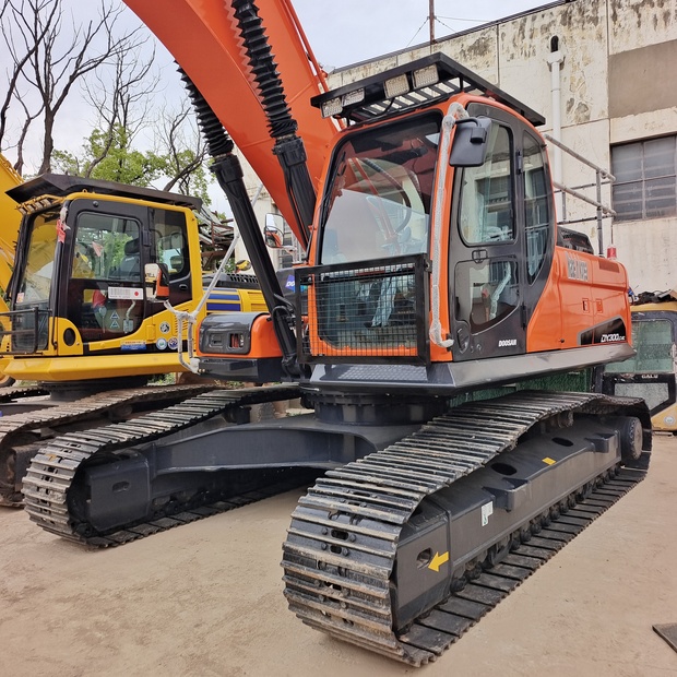 2023 Doosan DX300-44117510
