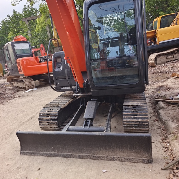 2023 هيتاشى ZAXIS60-44117880