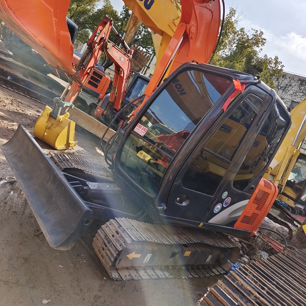 2023 هيتاشى ZAXIS60-44117884