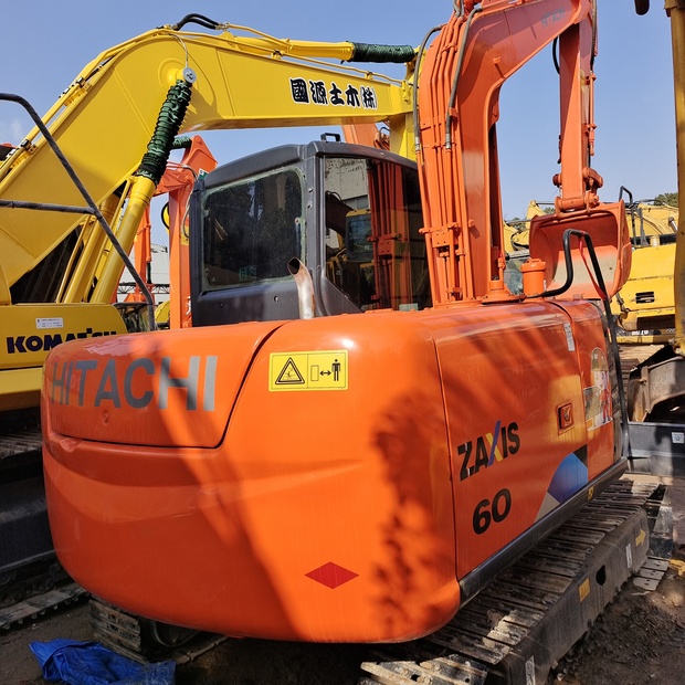 2023 هيتاشى ZAXIS60-44117886