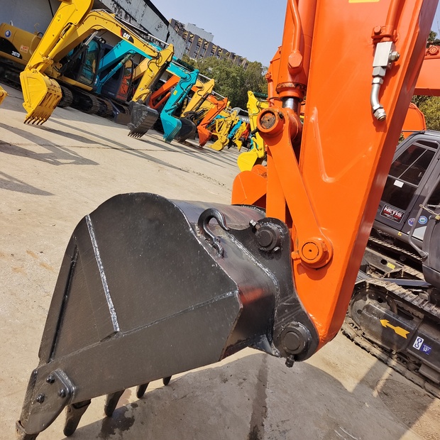 2023 Hitachi ZAXIS 70-44117892