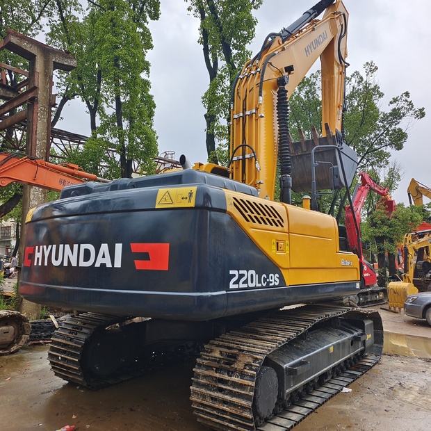 2023 Hyundai HX225HD-44118042