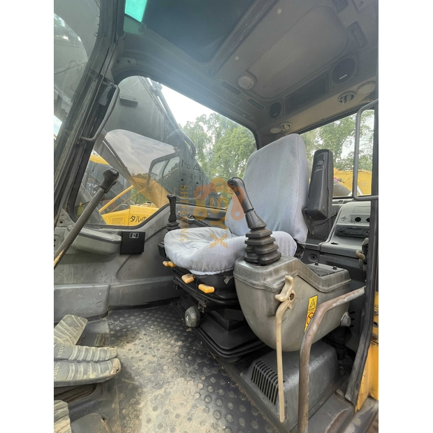 2023 Volvo 360BLC-44118060