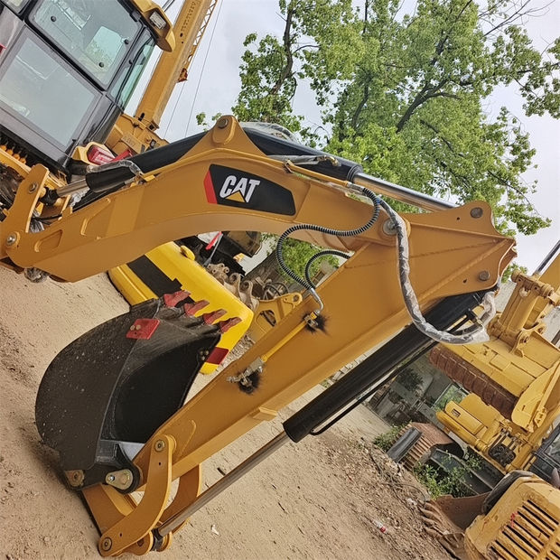 2024 كاتربيلر 416F-44118549