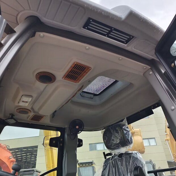 2024 Caterpillar 428F-44118565