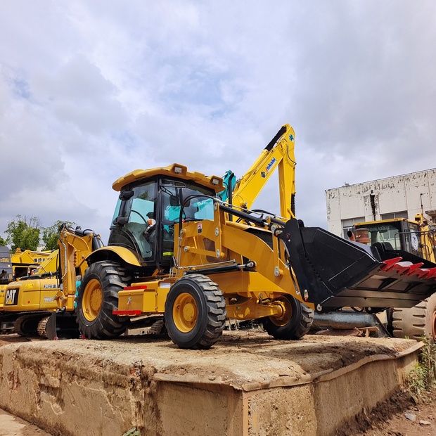 2024 Caterpillar 420F-44118570