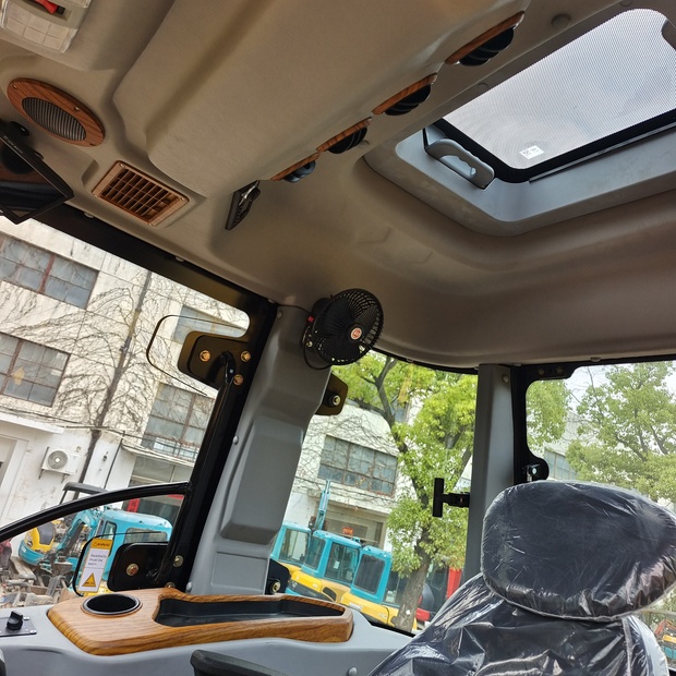 2024 Caterpillar 420F-44118573