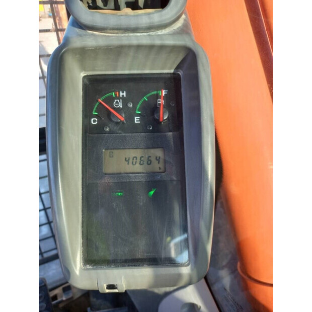 2021 هيتاشى ZX220LC-44118779