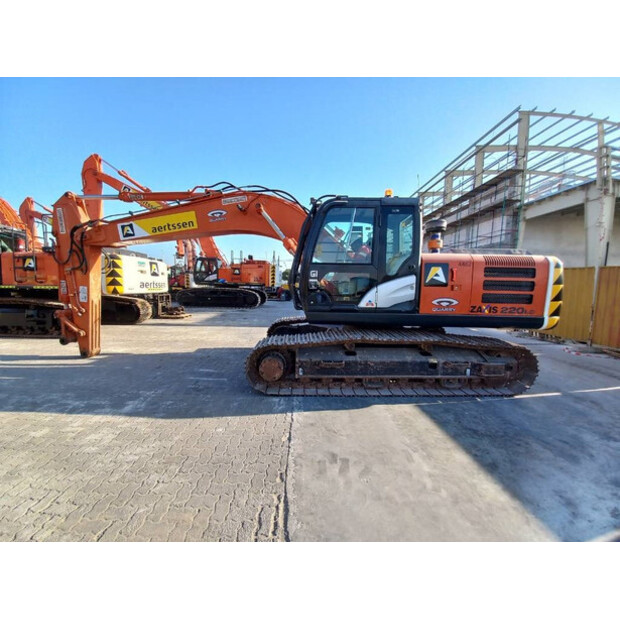 2021 هيتاشى ZX220LC-44118780