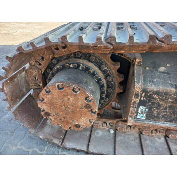 2021 هيتاشى ZX220LC-44118781