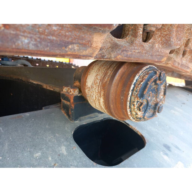 2021 هيتاشى ZX220LC-44118782