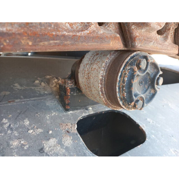 2021 هيتاشى ZX220LC-44118785