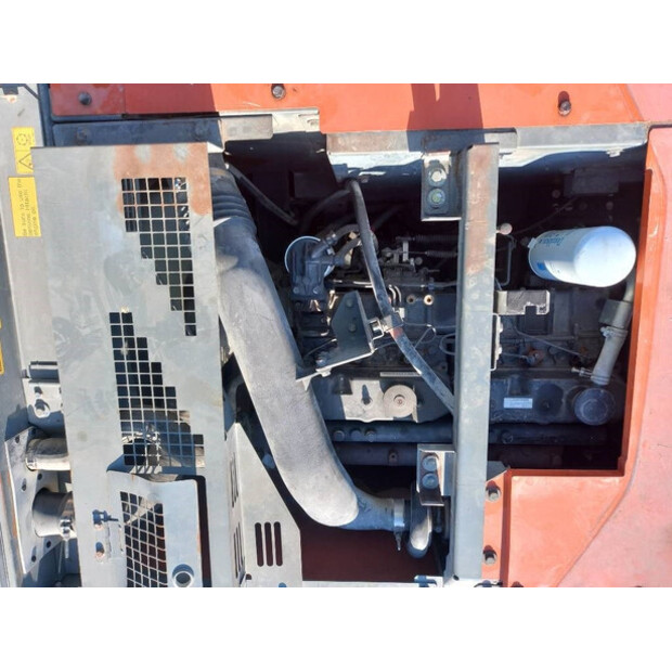 2021 هيتاشى ZX220LC-44118795