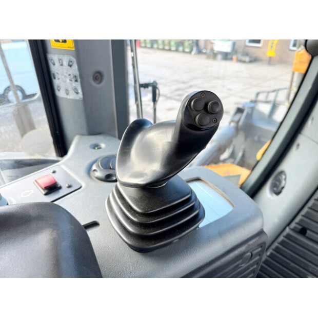 2017 Liebherr PR756-44119039