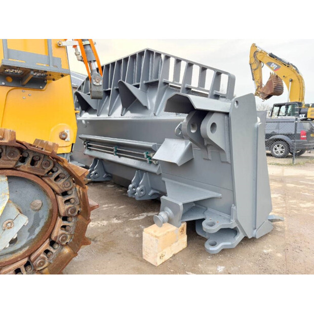 2022 ليبهير PR766 05-44119124