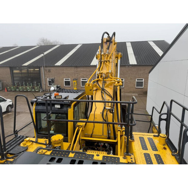 2015 كوماتسو PC700LC-8EO-44119160