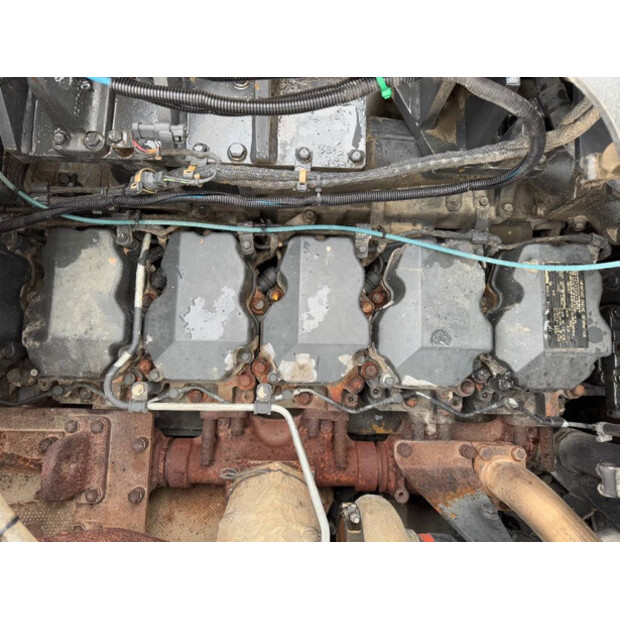 2015 كوماتسو PC700LC-8EO-44119163