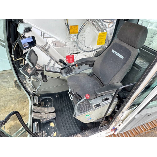 2016 ليبهير R946LC-44119291