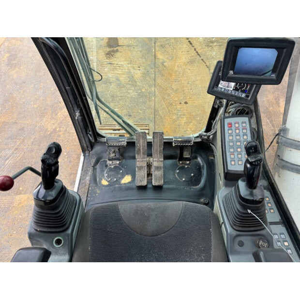 2016 ليبهير R946LC-44119292