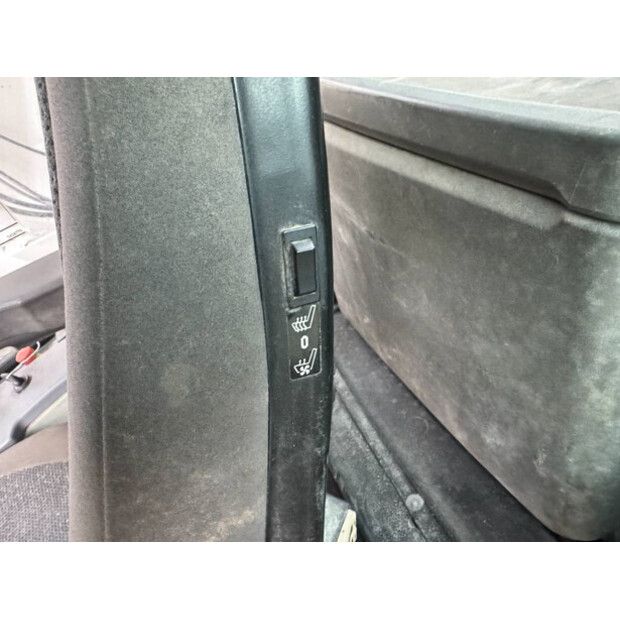 2016 ليبهير R946LC-44119295