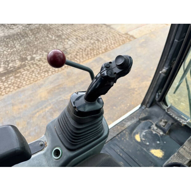 2016 ليبهير R946LC-44119301