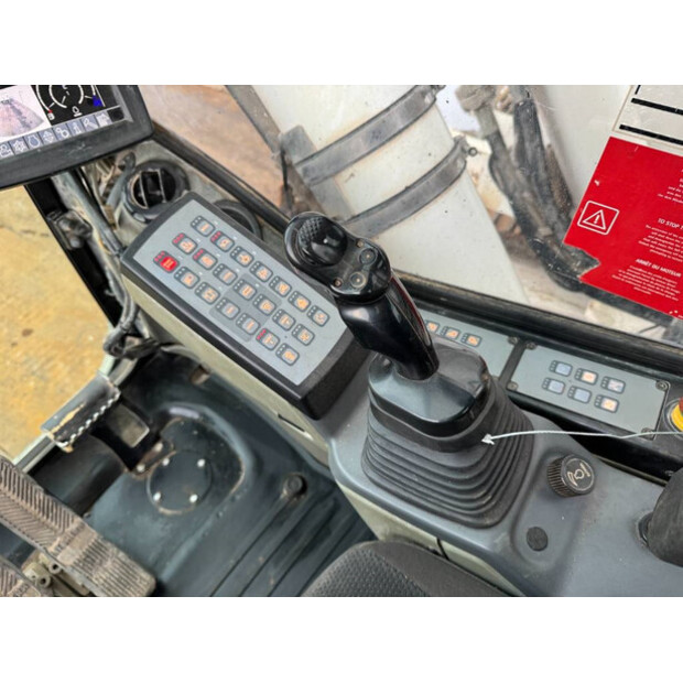 2016 ليبهير R946LC-44119302