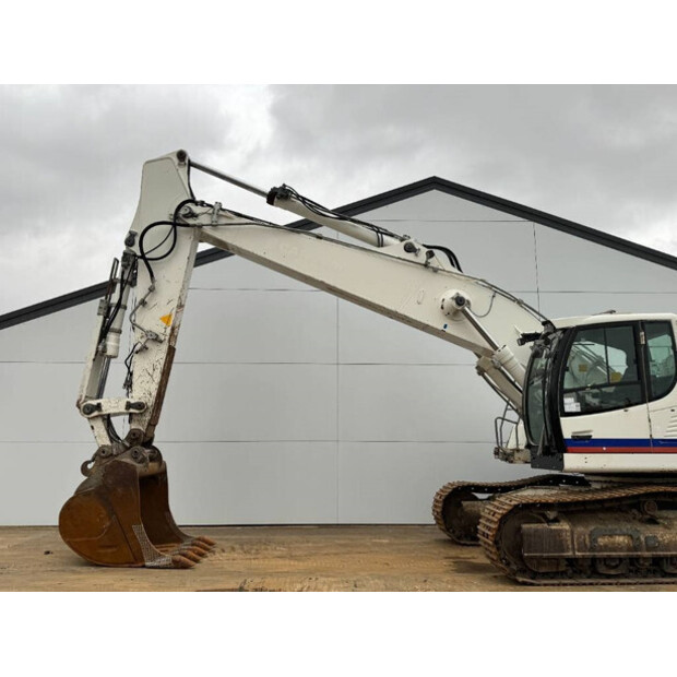 2016 ليبهير R946LC-44119303