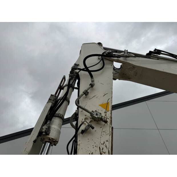 2016 ليبهير R946LC-44119305