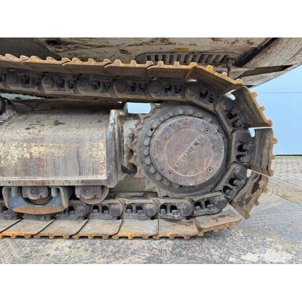 2016 ليبهير R946LC-44119311