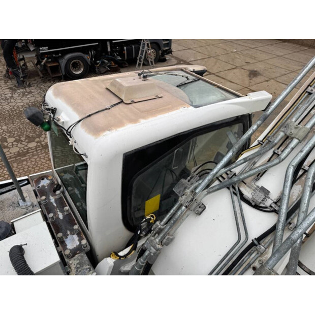 2016 ليبهير R946LC-44119315