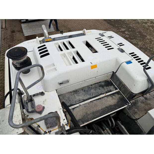 2016 ليبهير R946LC-44119319