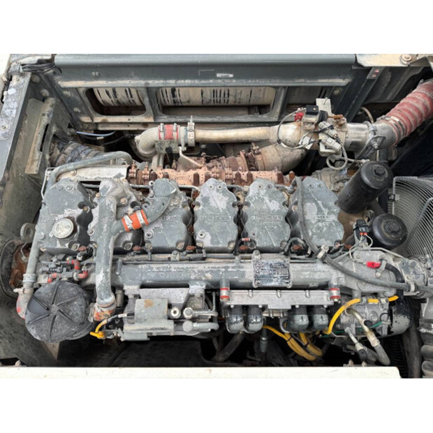 2016 ليبهير R946LC-44119320