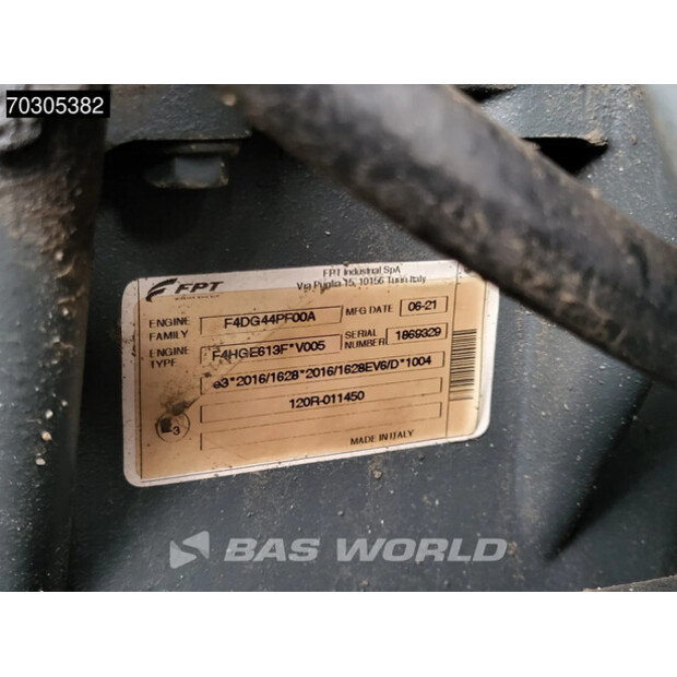 2021 CASE 821G-44119999