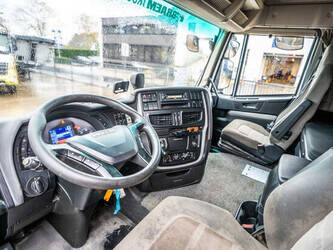 2016-iveco-stralis-460-1391778-44120611