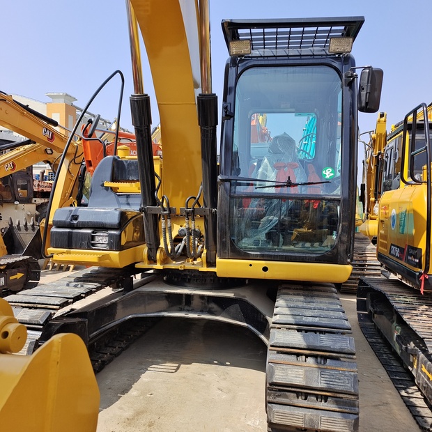 2023 Caterpillar 312D2GC-44135180